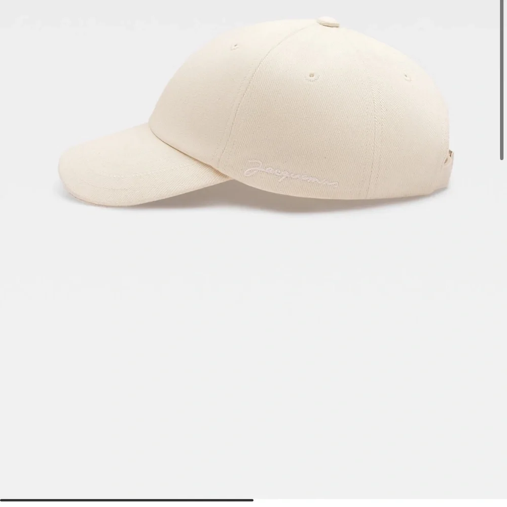 NWT Jacquemus Signature Off-White Cap - Picture 8 of 8